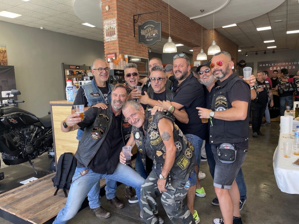 Motos Harley-Davidson del Granada Chapter en el concesionario